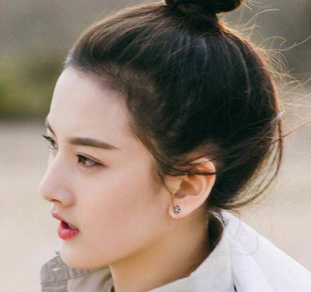 宋祖儿录制综艺无修图,婴儿肥明显宋祖儿侧颜居然
