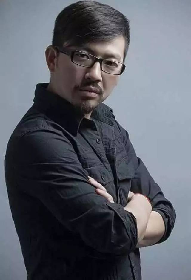 中国内地男歌手,成都锦里莲花府邸创始人.