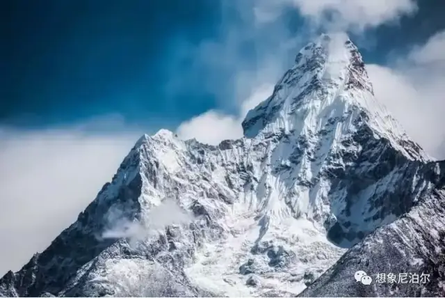 阿玛达布拉姆被誉为喜马拉雅山的马特洪峰,是一座享誉全球的美丽山峰