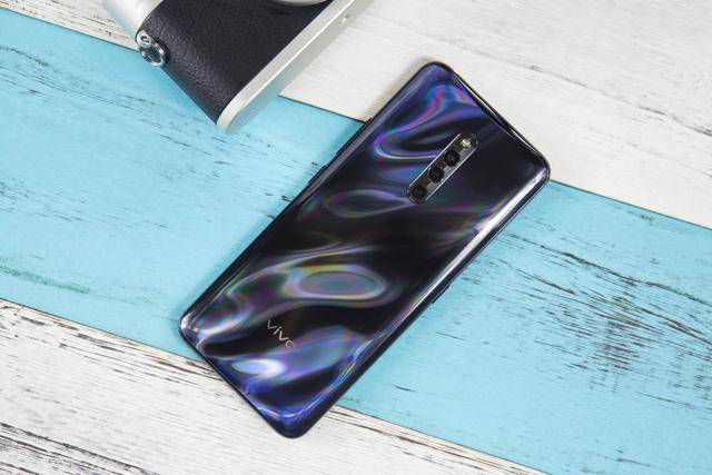 vivo x27 pro首销频传捷报!大受年轻群体欢迎,离不开这几个原因