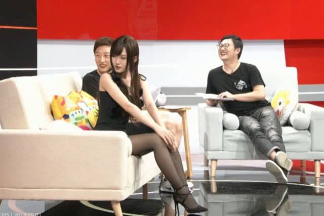 解说界的4大名腿:kpl解说琪琪上榜,网友:这谁