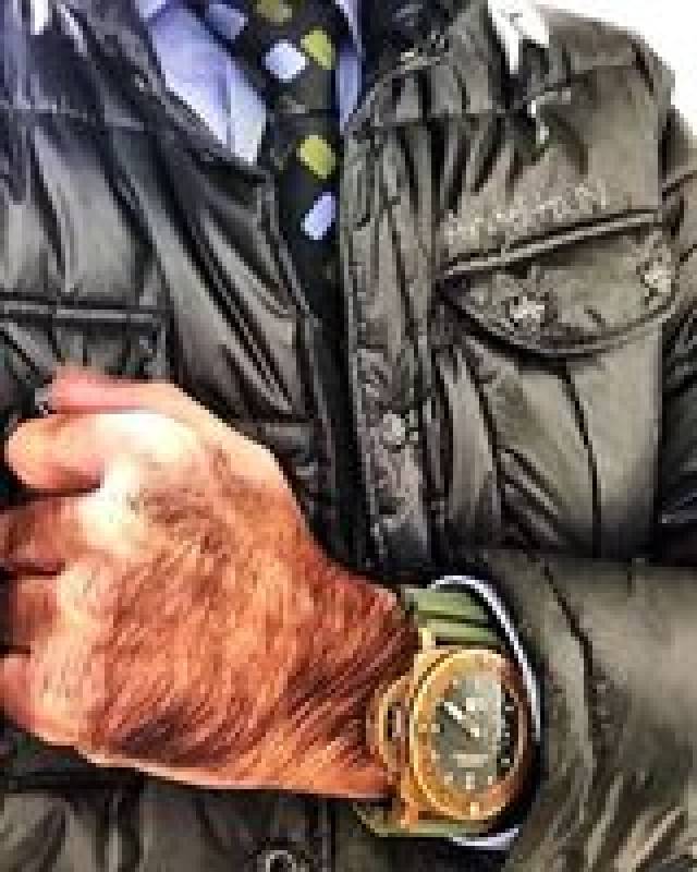 经典腕表款式加经典面料花色,一看就是干大事的男人.