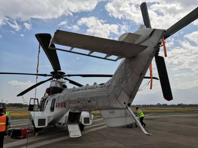 西南首架空客h225重型直升机参与西昌灭火任务
