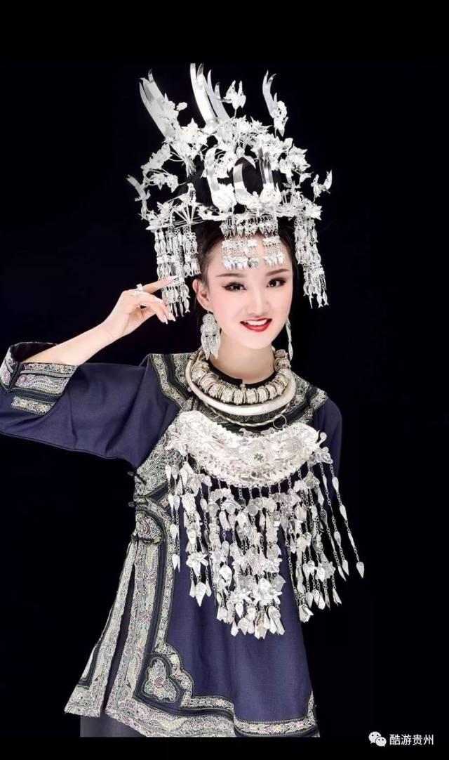 全球华人模仿李小龙总冠军 苗族著名演员, 功夫明星    曹荔莎