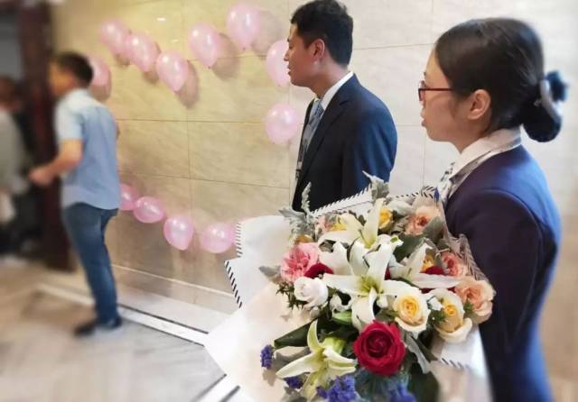 春暖花开时,荣盛婚礼纪—记蚌埠荣盛华府首位业主新婚