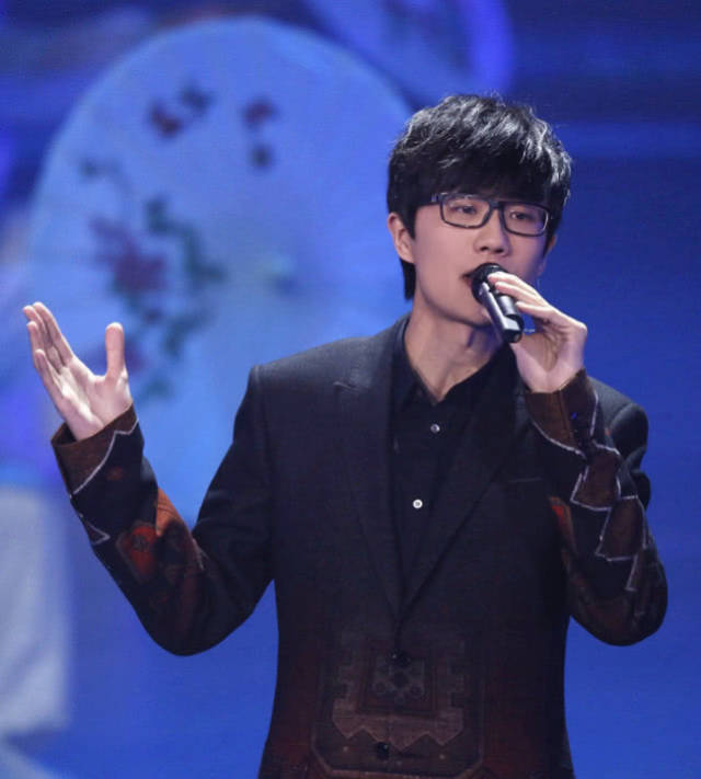 90后最喜爱男歌手,曾比张杰还红,后被遗忘,今3