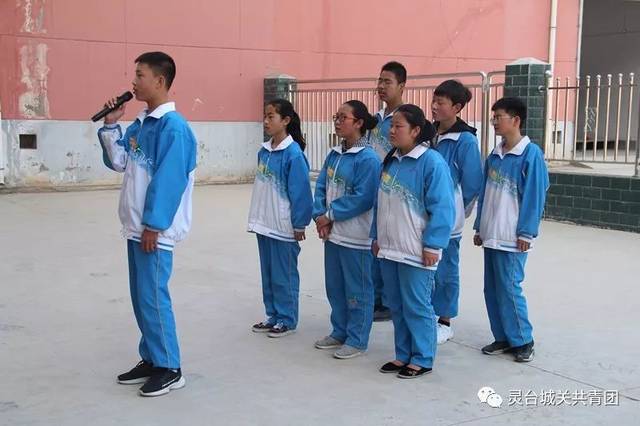 灵台县城关中学这群小伙子攒劲