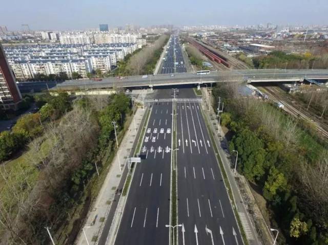 工程北起富锦路,南至 s20 公路,全长 4.67 公里.