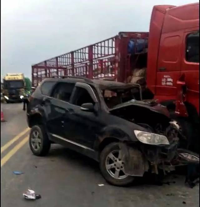 传递抚州正能量 事故 据网友爆料:抚州金溪县对桥镇路段发生一起车祸