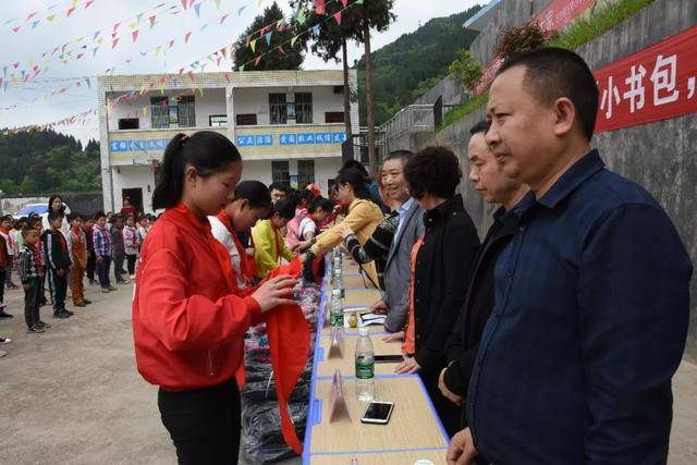 其中,古蔺县皇华镇三元小学,白泥镇沙坝小学,丹桂镇长岭小学,水口镇