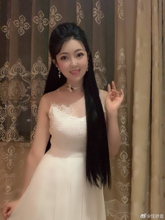 新生代甜歌天后任妙音晒最新美照,网友:人美歌甜,仙女