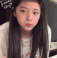 芭姐迅速地从欧阳娜娜小公主的vlog中搜刮来独家美妆教程
