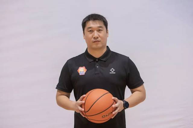 领队 范明明 前全国男子篮球职业联赛nbl东莞柏宁队主力得分后卫