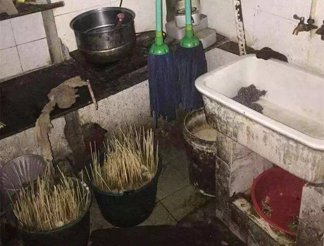 路边摊到底有多脏?你的想象力可能不够用.
