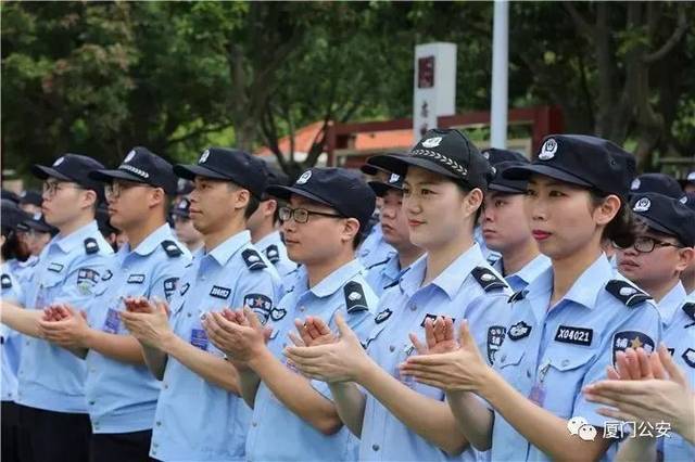 喜报!福建首支辅警队伍加入工会组织 厦门1600名辅警喜获工会卡