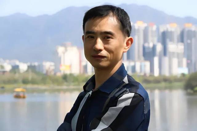 我市国家二级作家马忠获省五一劳动奖章