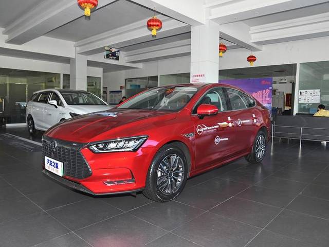 想买个纯电动汽车,比较喜欢秦pro ev超能版的外形,它其他方面怎么样?