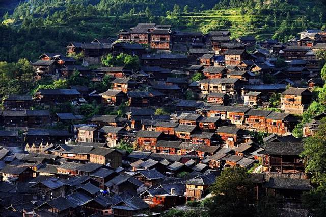 镇远古城旅游景区,雷山西江千户苗寨景区,丹寨万达旅游小镇景区 黔南