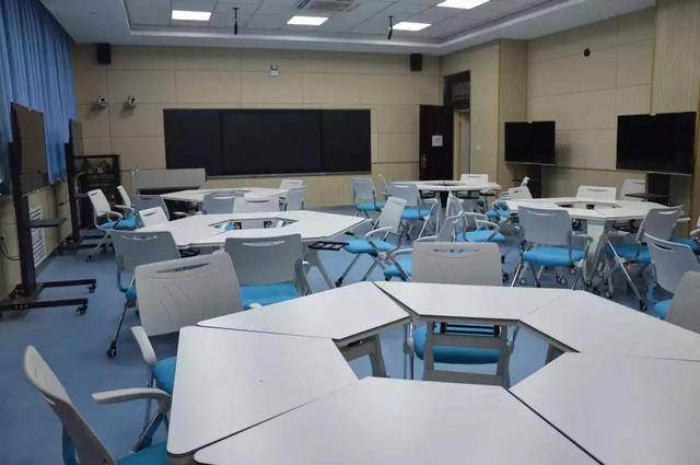 "智慧教室"时代来临!陕西这所高校600余名学生率先体验!