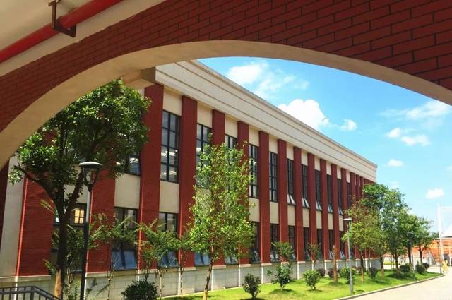 【招生】长沙市怡雅中学高中部2019年招生简章