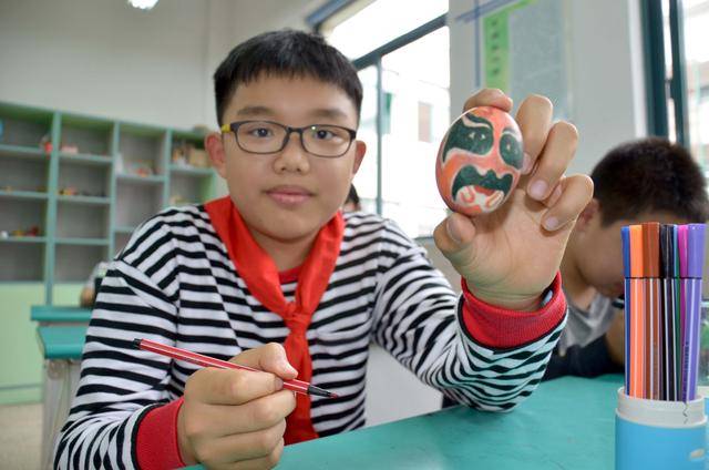 原创苏州市阳光城实验小学校举行"快乐立夏,趣味画蛋"活动