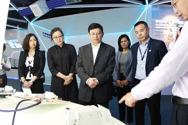 马雷率队考察华讯方舟集团并举行座谈会