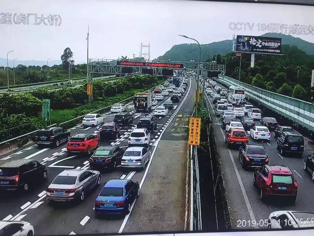聚焦丨深圳交通广播记者兵分三路 为您