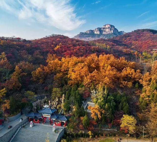 旅游度假区 度假区位于莱芜区西北部的大王庄镇境内,景区面积53平方