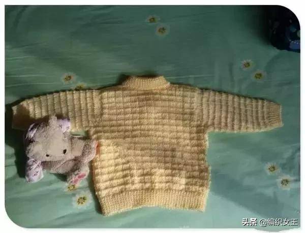 漂亮可爱的小熊图案儿童毛衣套装编织,附详细教程与