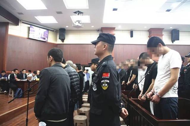 16名案犯被控9宗罪 黑老大曾因一起砍杀案在贵溪"名声大振"