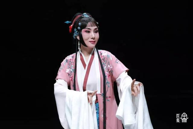 演的新编古装豫剧《单娘》,5月10~14日晚在郑州艺术宫演出,主演吴慧霞