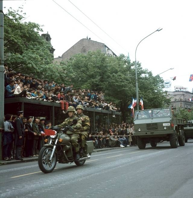 原创1985年南斯拉夫阅兵式 让你见识强大的南斯拉夫人民军