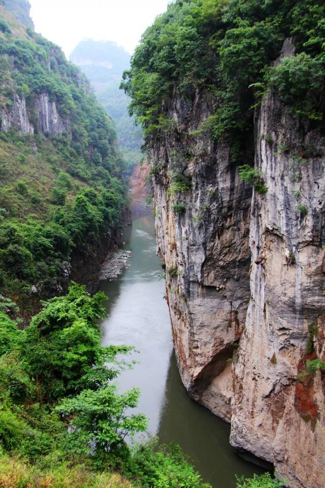 千里乌江第一漂毕节总溪河横卧于纳雍大方交界的崇山峻岭