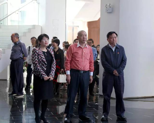 人民日报湖北分社社长贺广华一行莅临武汉创意天地考察调研
