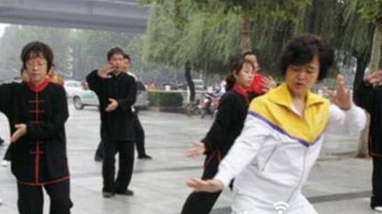 闫芳徒弟说出了闫芳神功真相,闫芳被打哭是真