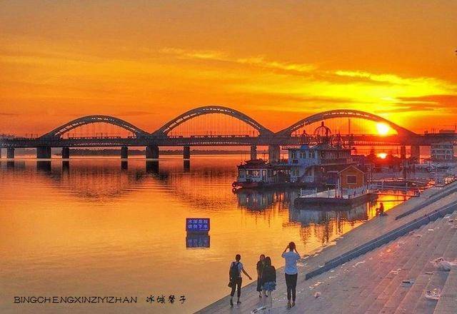 知道哈尔滨松花江上的六架大桥有多美吗?