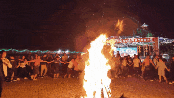 篝火晚会