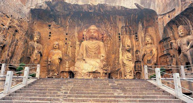 龙门石窟:中国三大石窟之一,位于千年古都