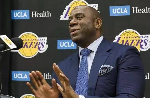 NBA五大赔钱交易:太阳换来鲨鱼自毁饭碗,湖