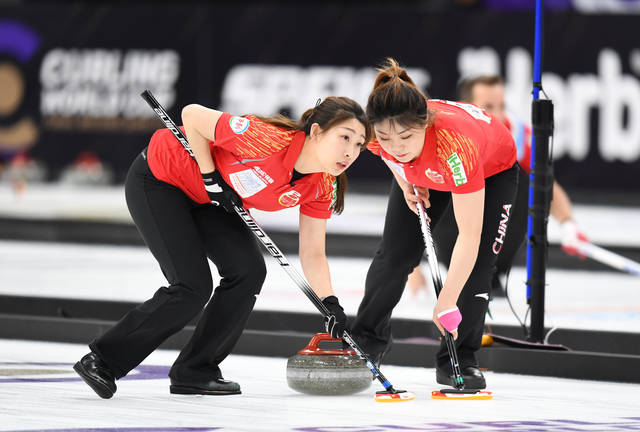 冰壶——世界杯总决赛女子组循环赛:中国队不敌日本队