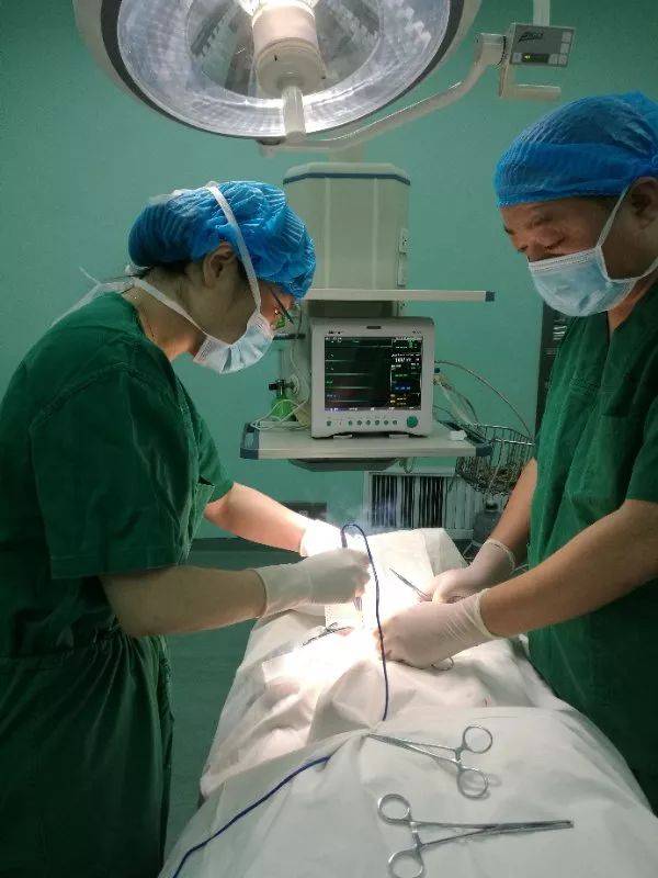 5月26号天津肿瘤医院乳腺肿瘤专家刘君来我院开展乳腺手术