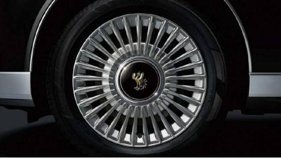 皇帝的新车：不是劳斯莱斯，也不仅仅是丰田世纪