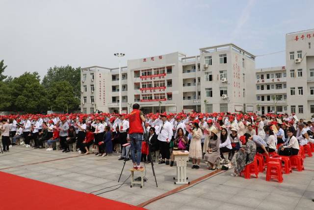 感恩 责任 奋斗 | 新洲区城关高中举行2019届高三毕业