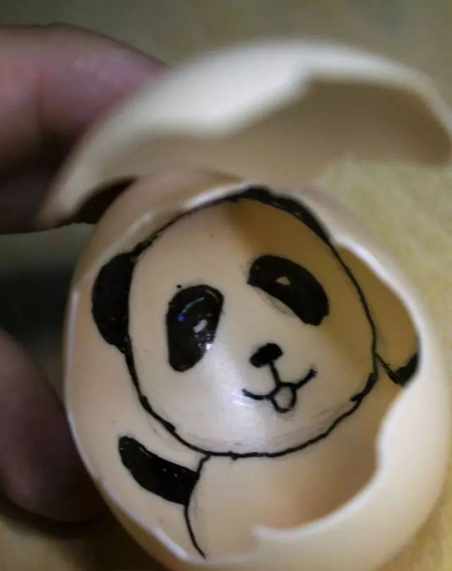 鸡蛋壳里竟然"画出了"全世界!网友直呼"大神"!