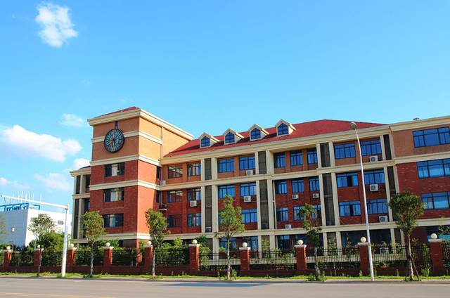 加拿大名校海归官二代,创业楷模贪污被捕!曾投资3亿创办“中加学校”!