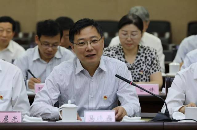 历下区委书记马玉星介绍了历下区有关情况及经验做法