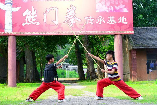 京山武校是荆门市首批非物质文化遗产熊门拳传承基地