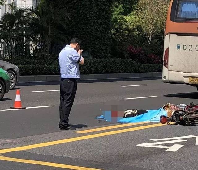 厦门莲前突发车祸,大巴碾过骑车女,现场惨烈!