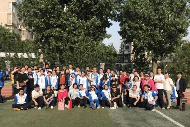 北京市第十八中学西马校区感恩教育系列活动——绵绵寸草心永报三春晖