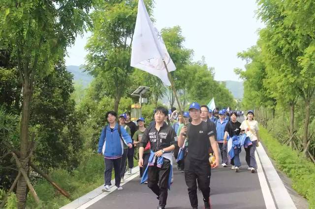 致台州灵石中学高三同学--成人礼暨高考二十九天冲刺动员